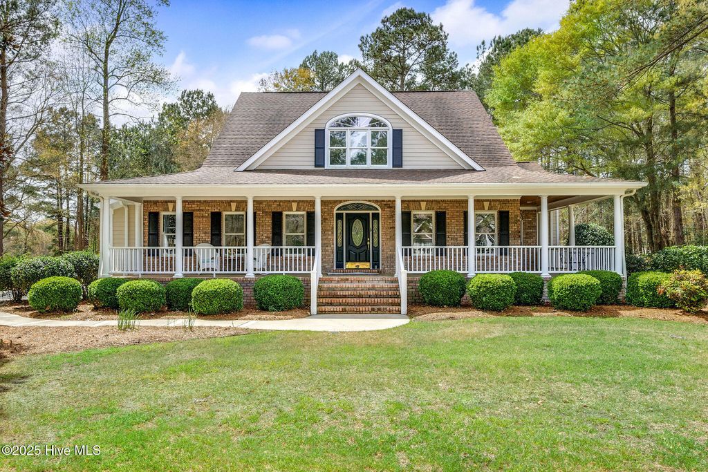 Photo of 158 Maple Creek Drive, Wallace, NC 28466 (MLS # 100517870)