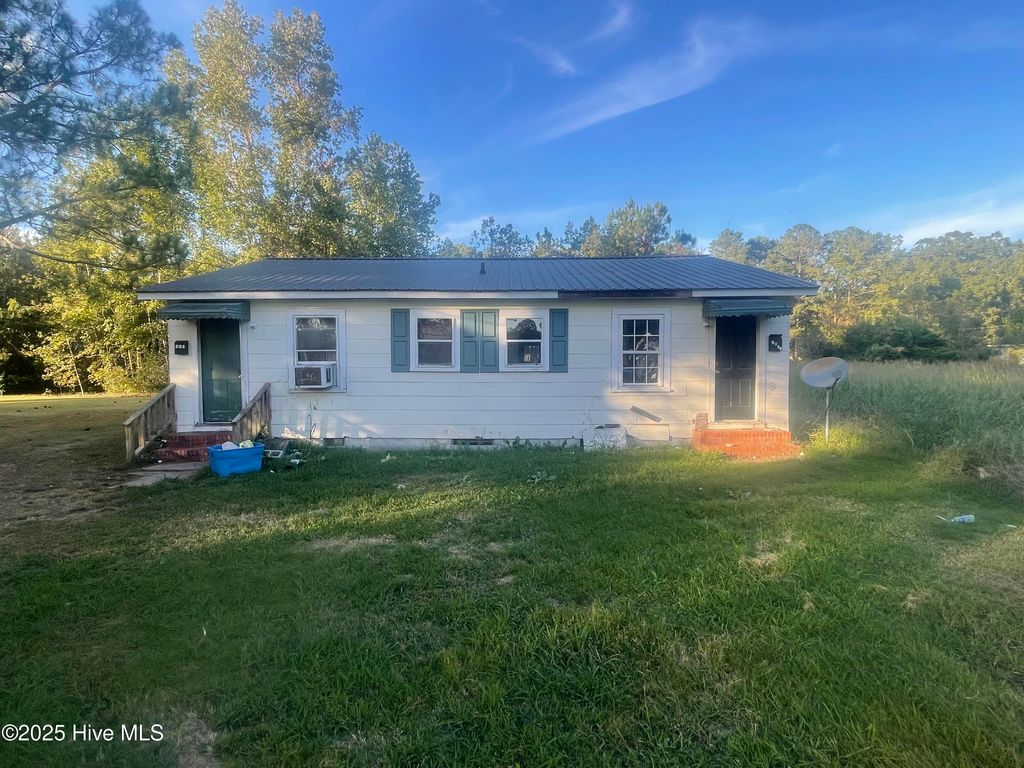 Photo of 309 West Avenue, Plymouth, NC 27962 (MLS # 100537940)