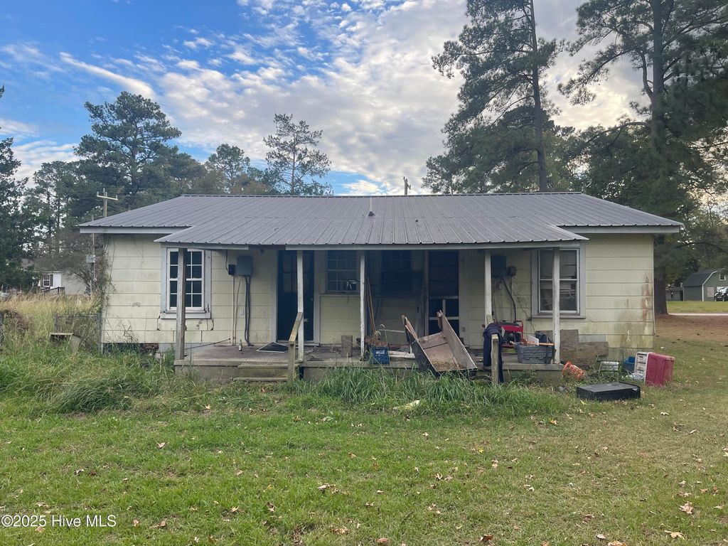 Photo of 309 West Avenue, Plymouth, NC 27962 (MLS # 100537940)