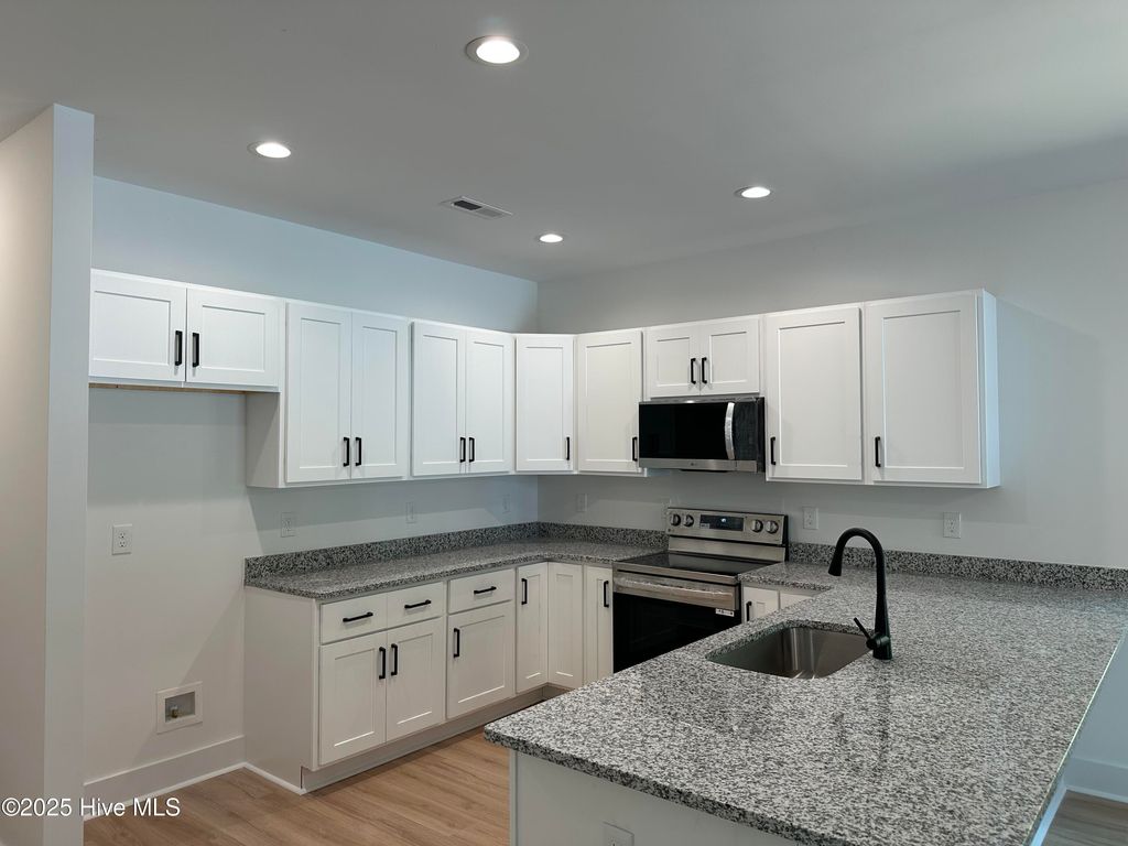 Photo of 603 W Hayes Street, Burgaw, NC 28425 (MLS # 100519624)