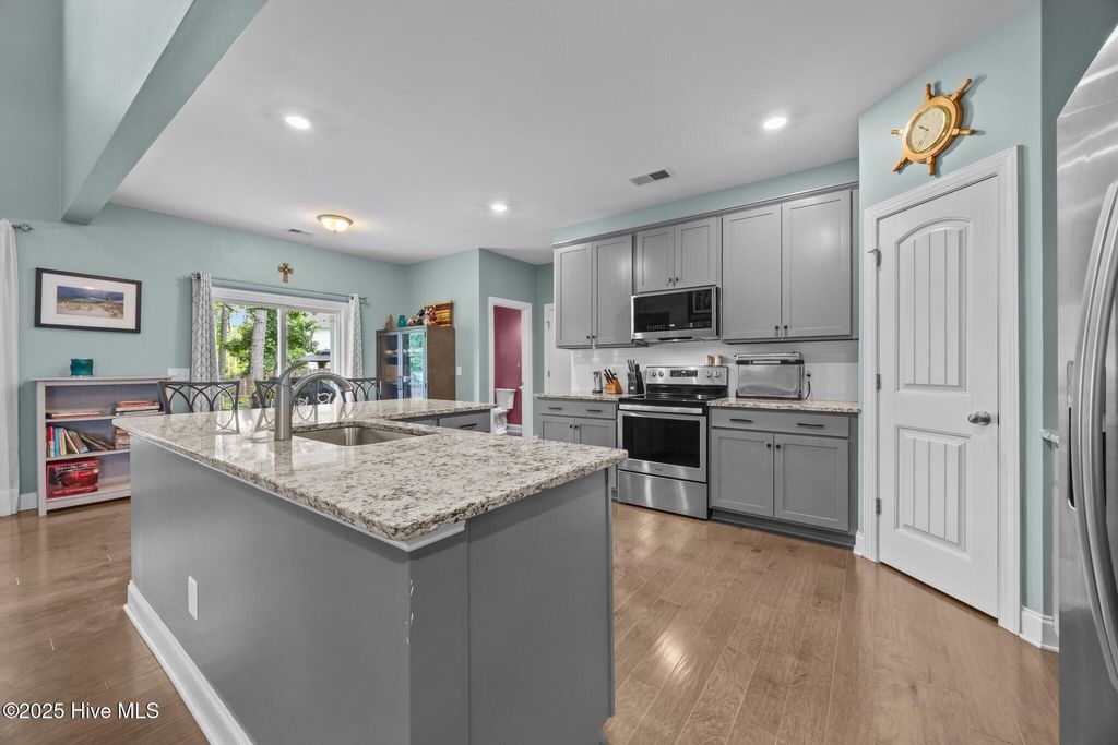 Photo of 505 W Red Head Circle, Sneads Ferry, NC 28460 (MLS # 100518510)