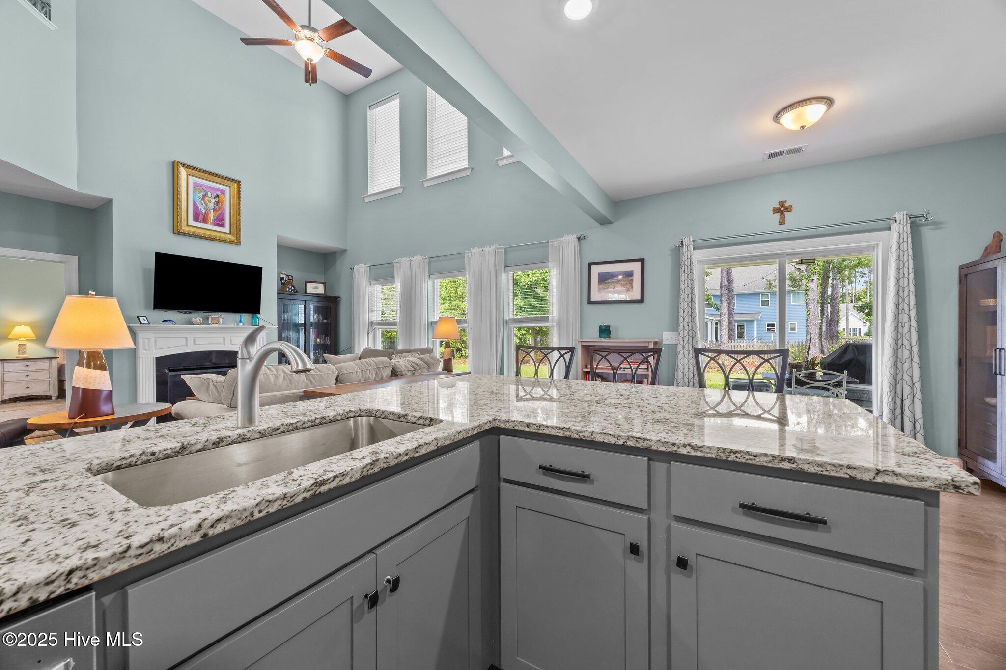 505 W Red Head Circle