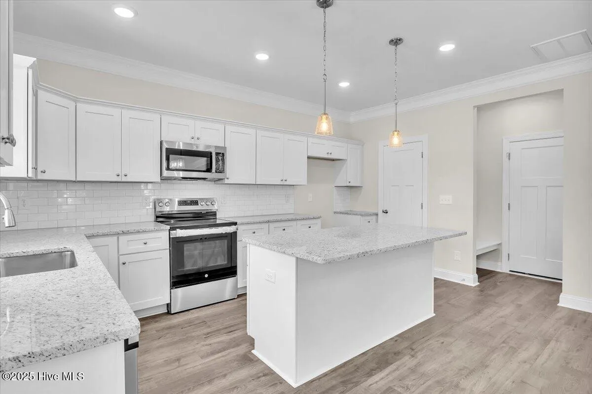 Hampstead, North Carolina 28443, United States, 4 Bedrooms Bedrooms, ,3 BathroomsBathrooms,Residential,Active,25342