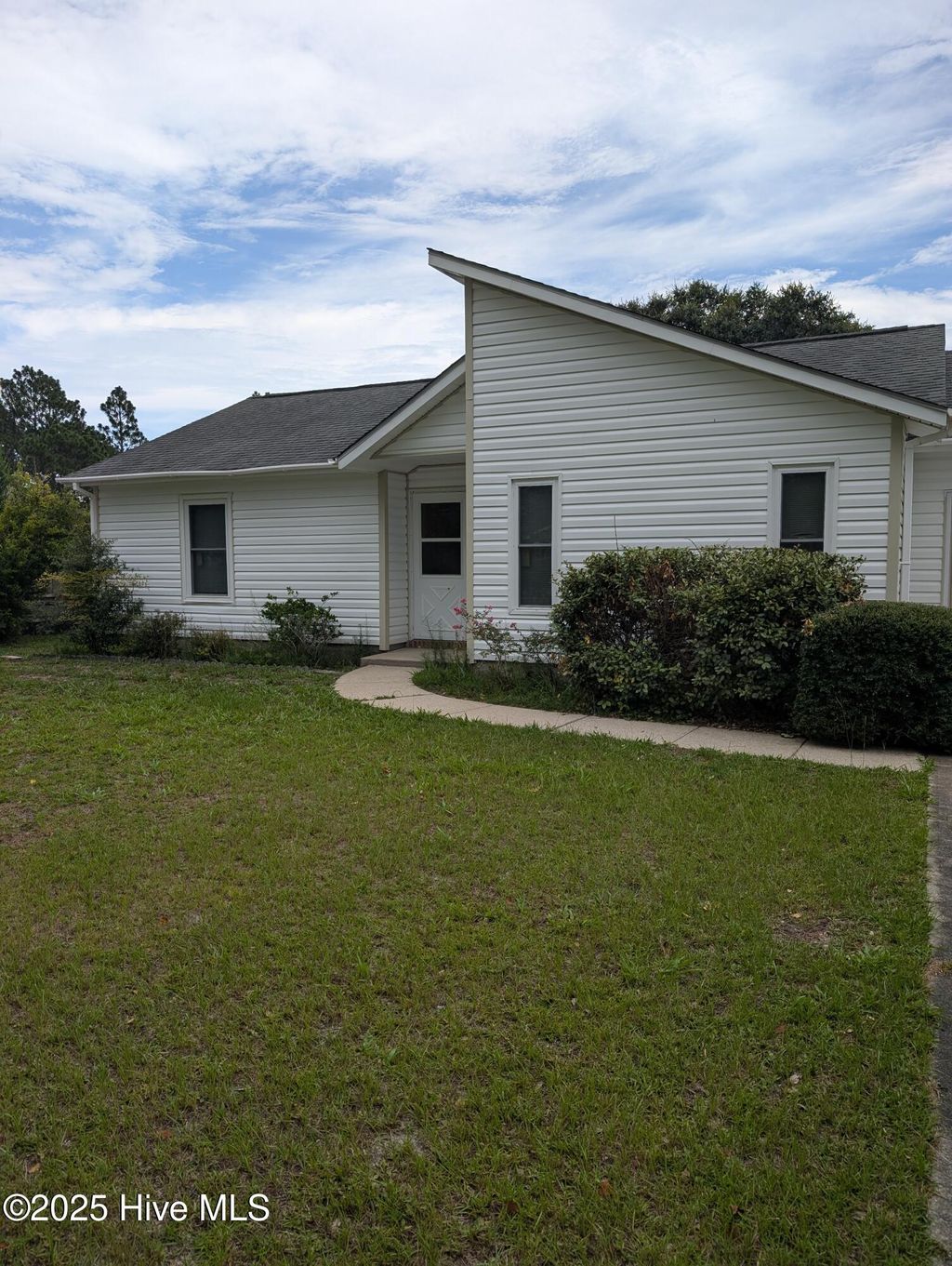 Photo of 214 W Volant Street, Hubert, NC 28539 (MLS # 100519506)