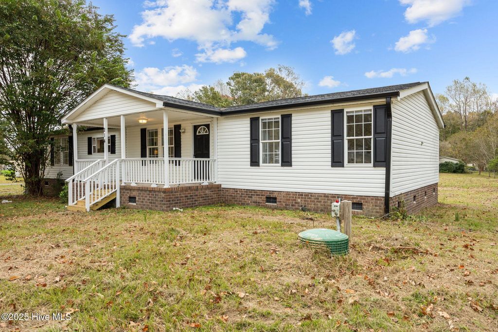 Photo of 214 Jenkins Road, Jacksonville, NC 28540 (MLS # 100538807)