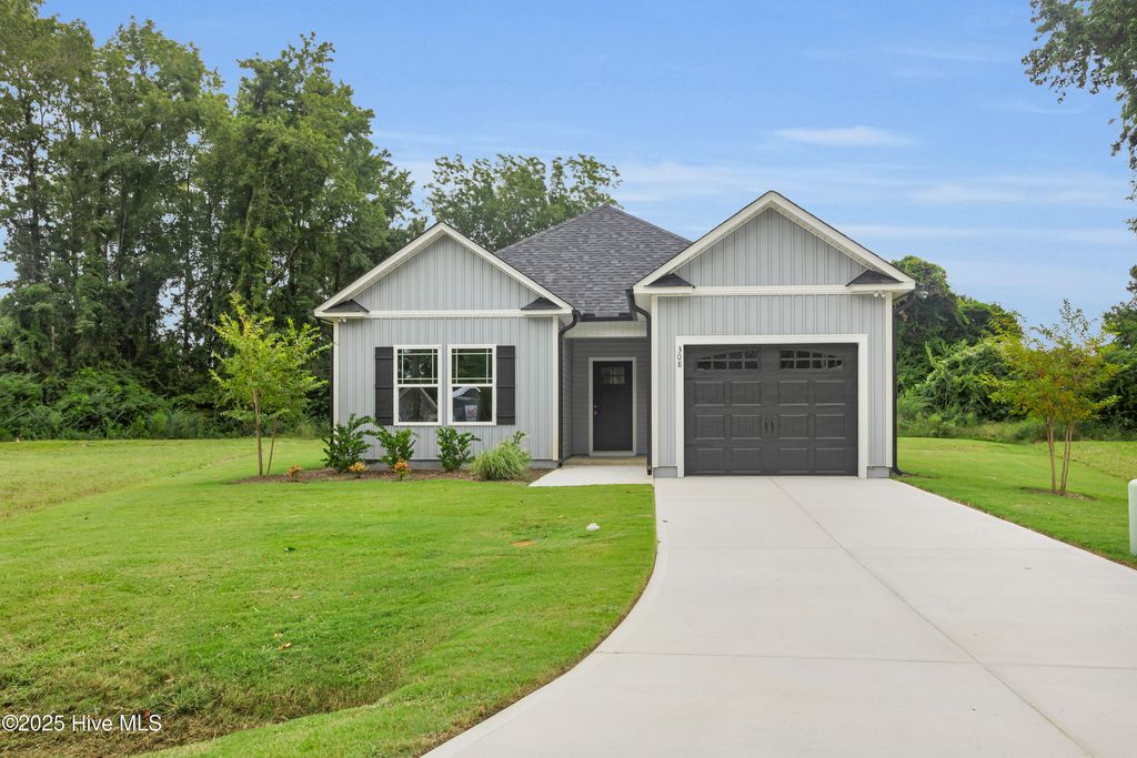 Photo of 308 Camp Creek Drive, Oriental, NC 28571 (MLS # 100529907)
