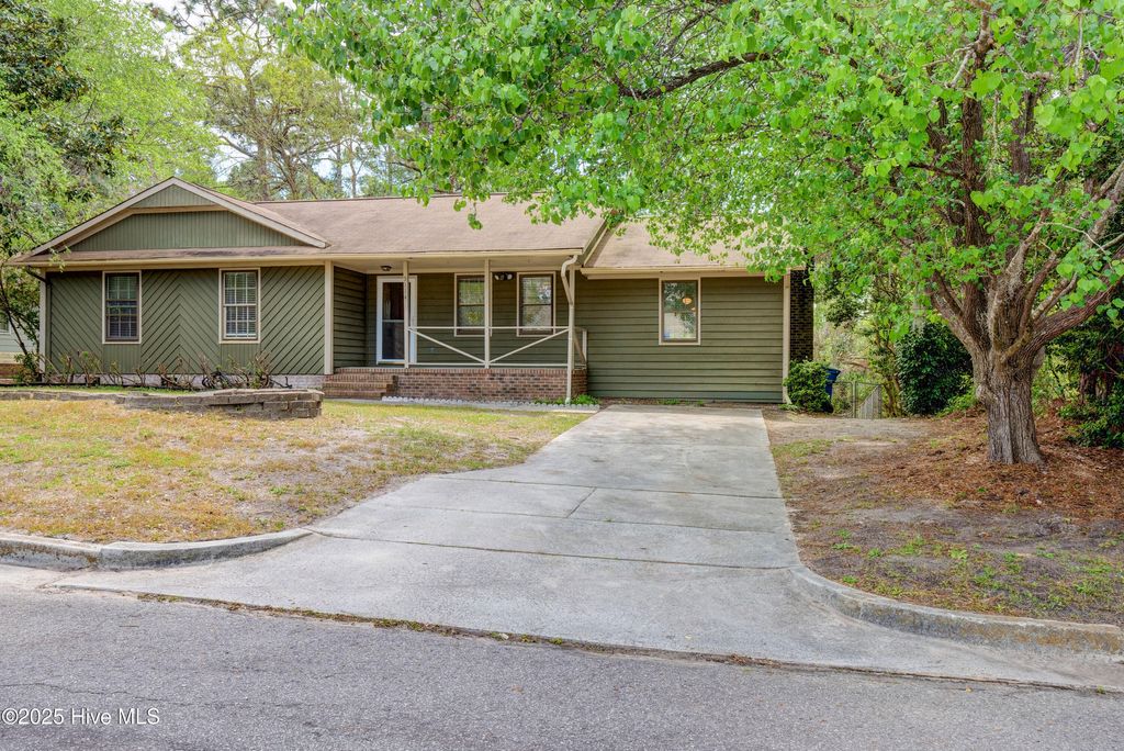 Photo of 5114 Hunters Trail, Wilmington, NC 28405 (MLS # 100542333)
