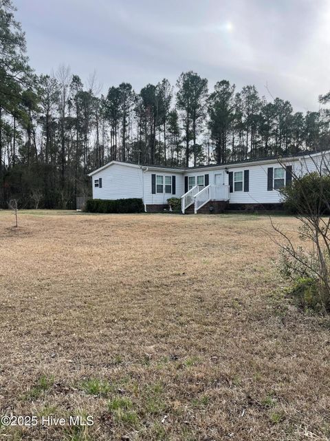 A home in Burgaw