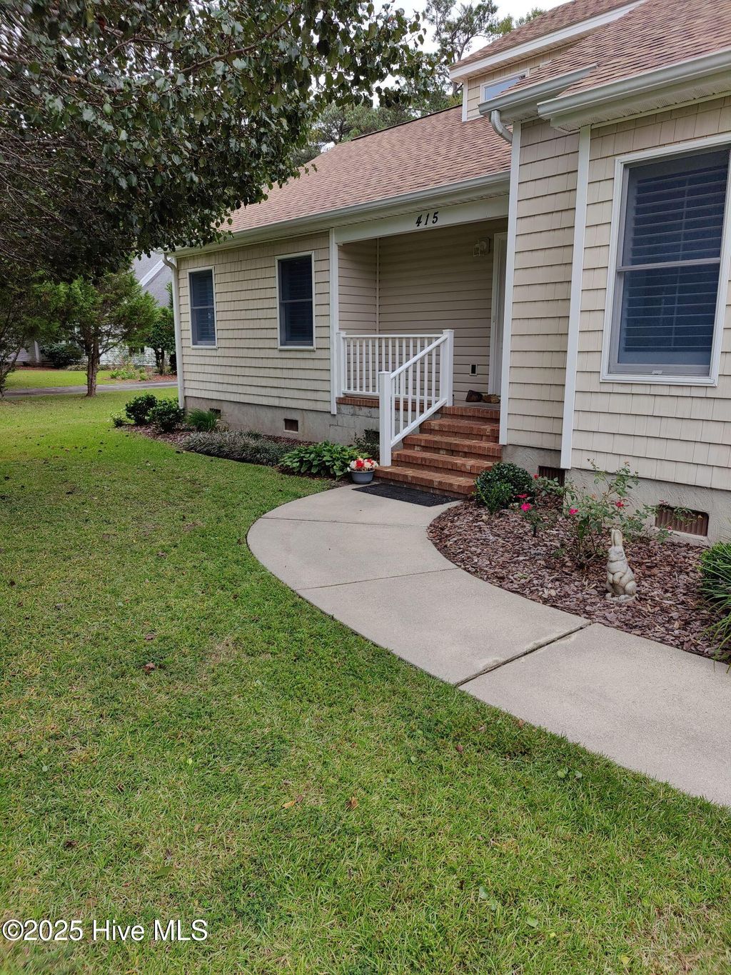 Photo of 415 Hillcrest Drive, Morehead City, NC 28557 (MLS # 100521887)