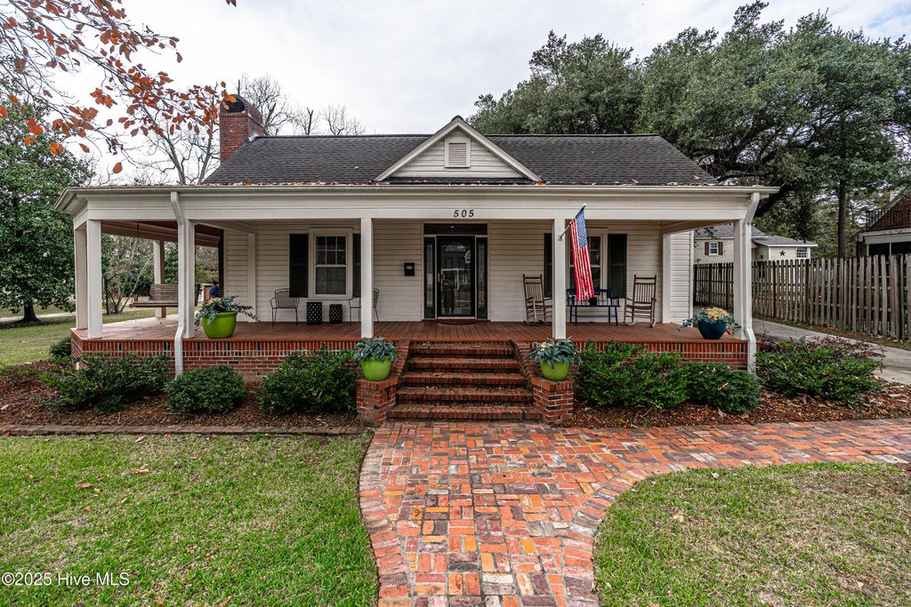 Photo of 505 N Madison Street, Whiteville, NC 28472 (MLS # 100543227)