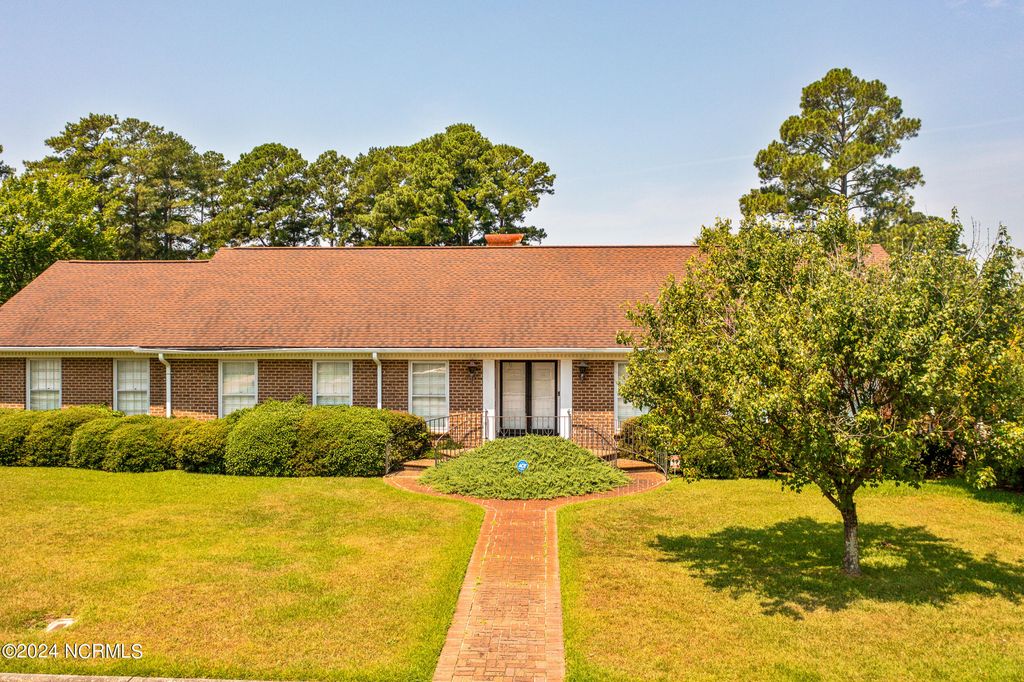 Photo of 3580 Rosewood Drive, Lumberton, NC 28358 (MLS # 100466276)