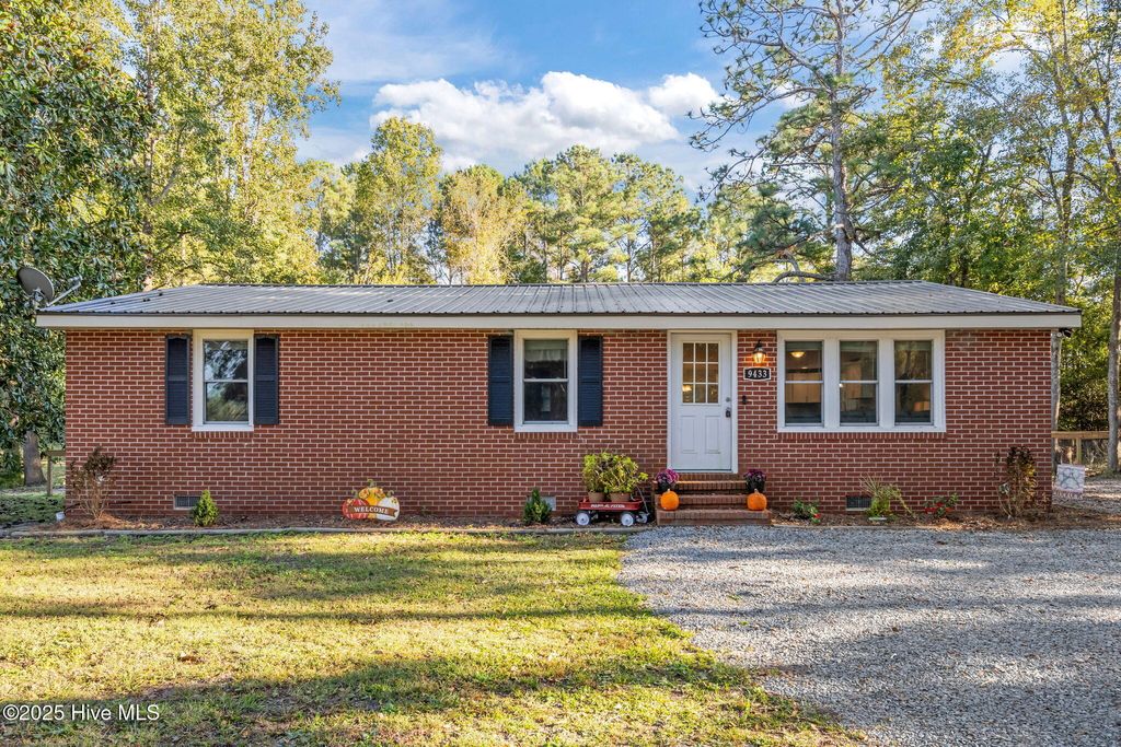 Photo of 9433 Nc Highway 53 E, Burgaw, NC 28425 (MLS # 100514782)