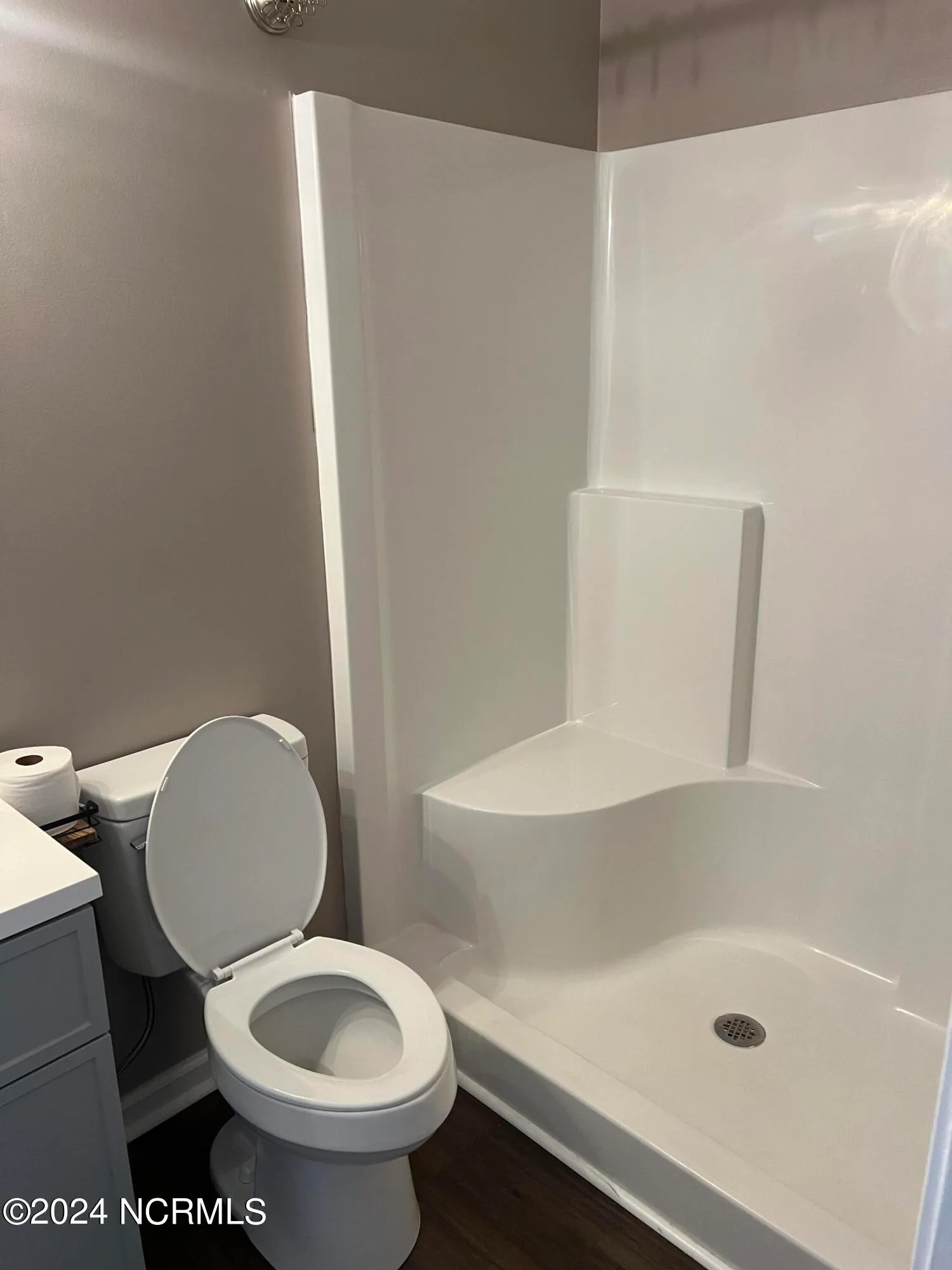 Farmville, North Carolina 27828, United States, 3 Bedrooms Bedrooms, ,3 BathroomsBathrooms,Residential,Pending,39054