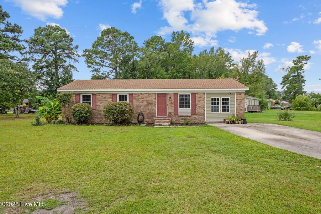 Photo of 218 N Nunn Street, Havelock, NC 28532 (MLS # 100526439)