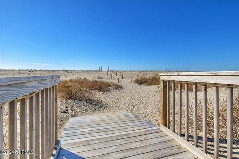 A home in Oak Island