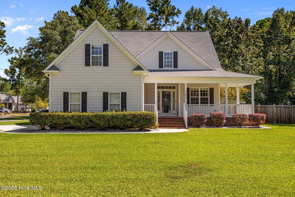 Photo of 101 E Pointe Road, Rocky Point, NC 28457 (MLS # 100529935)