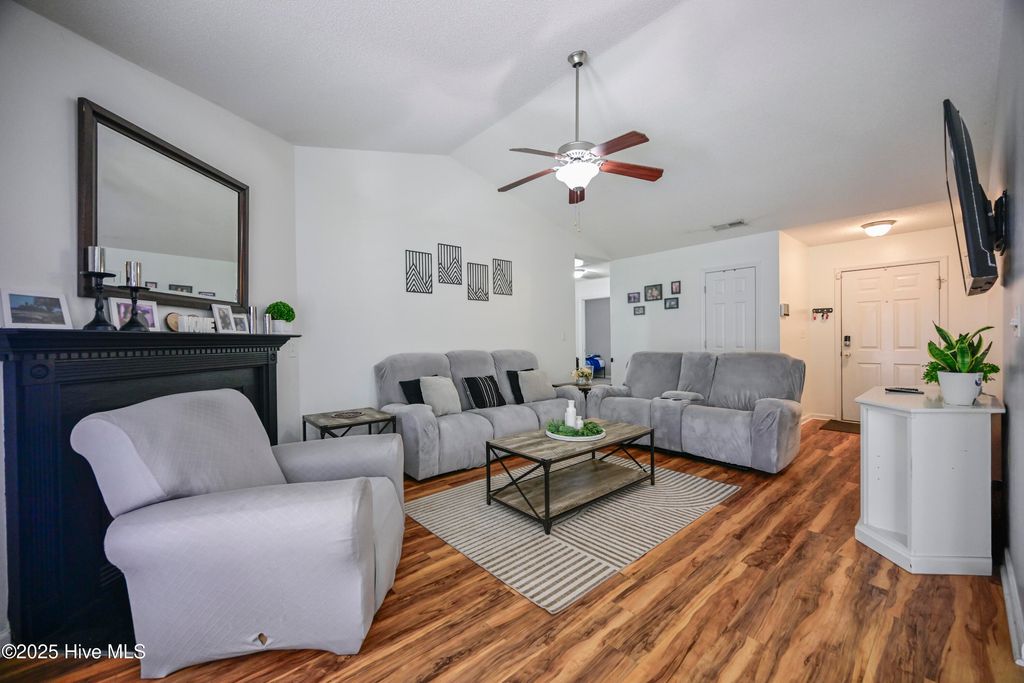 Photo of 405 Bret Court, Jacksonville, NC 28540 (MLS # 100532106)