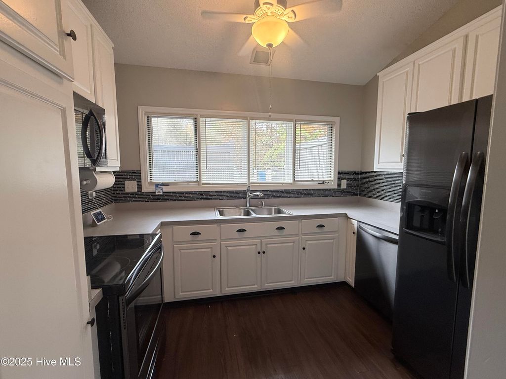 Photo of 1804 Sherbrooke Circle, Laurinburg, NC 28352 (MLS # 100541990)