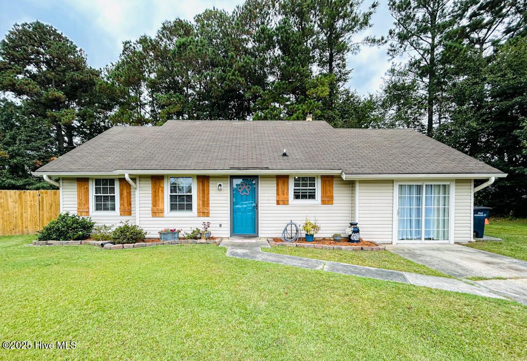 Photo of 400 N Pine Cone Lane, Jacksonville, NC 28546 (MLS # 100533409)