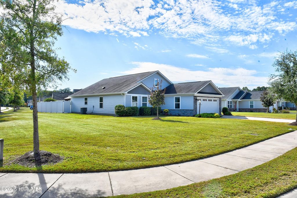 Photo of 110 Crossing Avenue, Moyock, NC 27958 (MLS # 100529965)