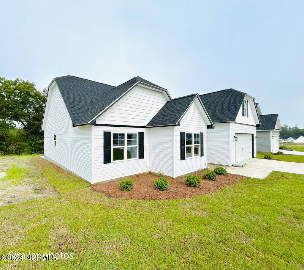 Photo of 167 Vista Cay Drive, Hubert, NC 28539 (MLS # 100492268)