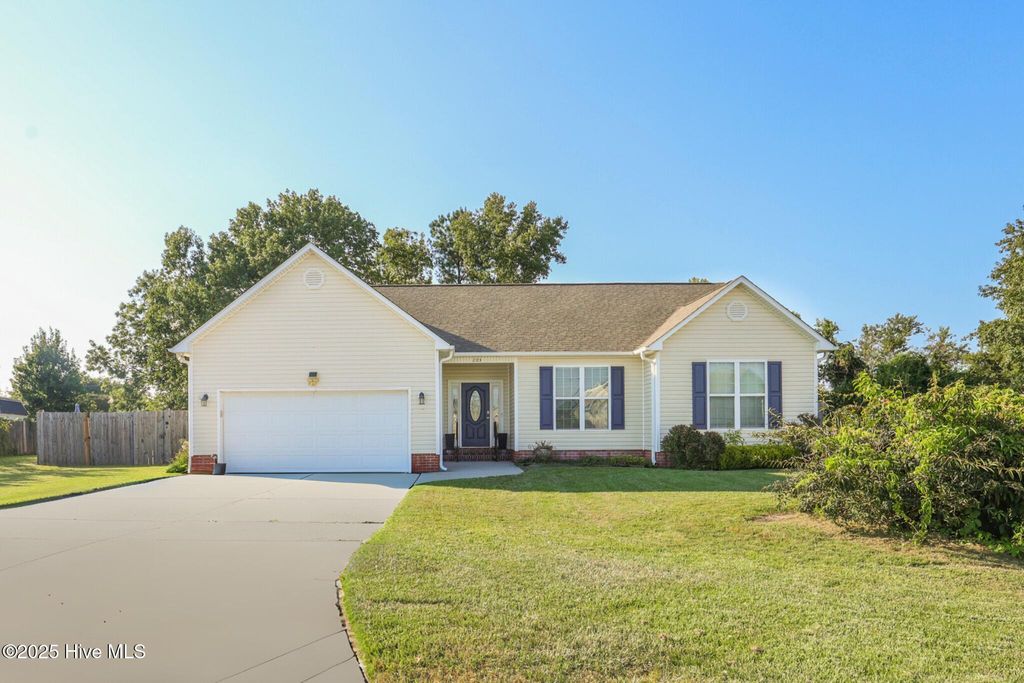 Photo of 203 Grafton Court, Jacksonville, NC 28540 (MLS # 100510064)