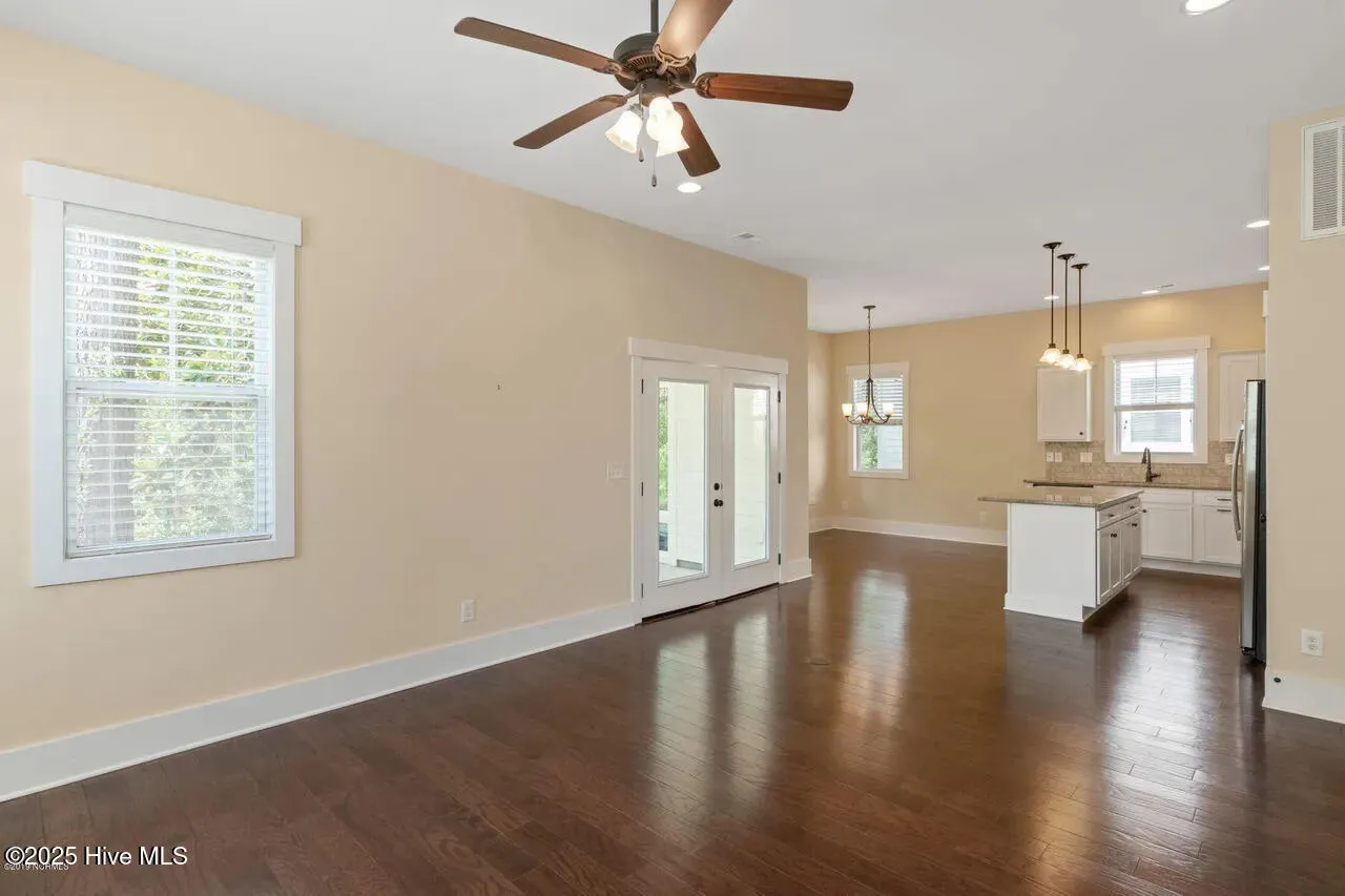 Wilmington, North Carolina 28409, United States, 3 Bedrooms Bedrooms, ,3 BathroomsBathrooms,Residential,Active,247234