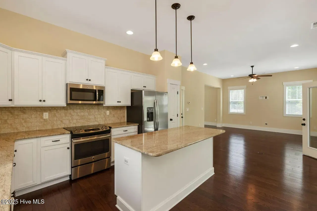 Wilmington, North Carolina 28409, United States, 3 Bedrooms Bedrooms, ,3 BathroomsBathrooms,Residential,Active,247234