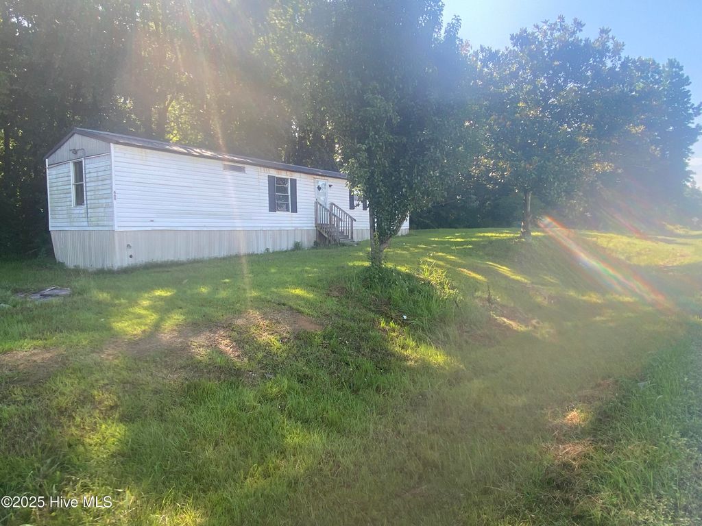 Photo of 468 Cow Horn Road Road, Richlands, NC 28574 (MLS # 100522424)