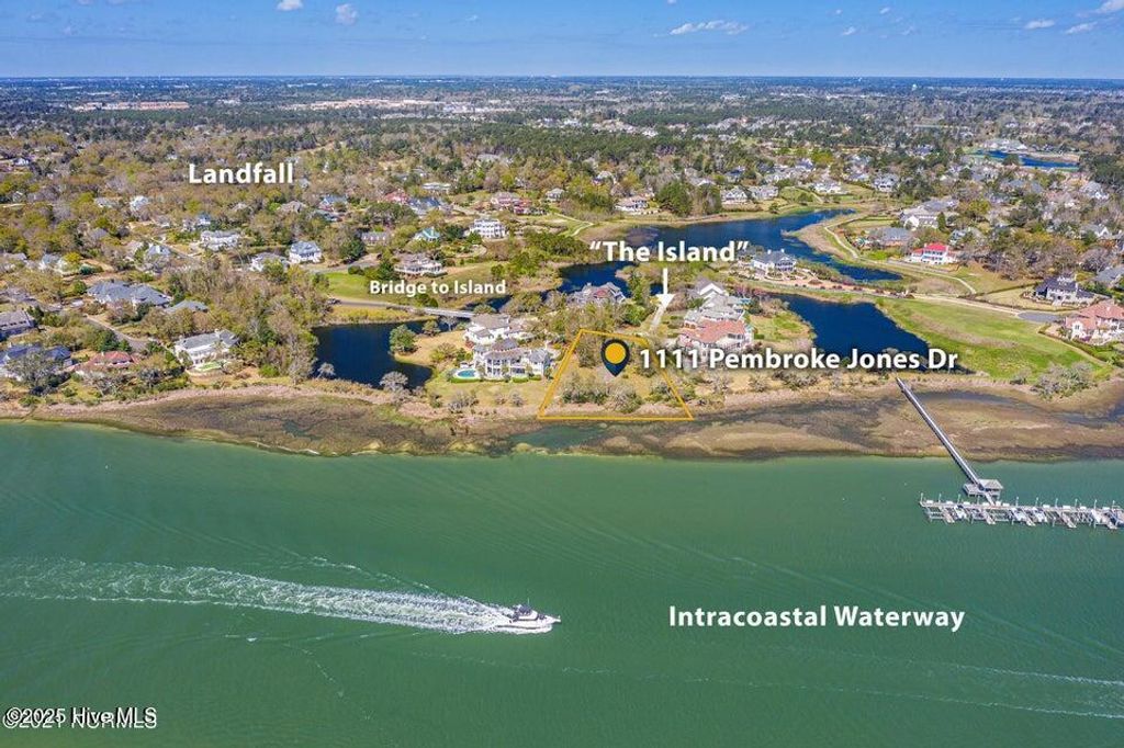 Photo of 1111 Pembroke Jones Drive, Wilmington, NC 28405 (MLS # 100485519)