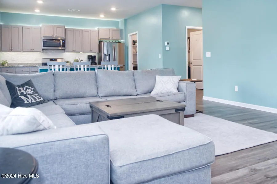 Wilmington, North Carolina 28411, United States, 3 Bedrooms Bedrooms, ,3 BathroomsBathrooms,Residential,Pending,29108