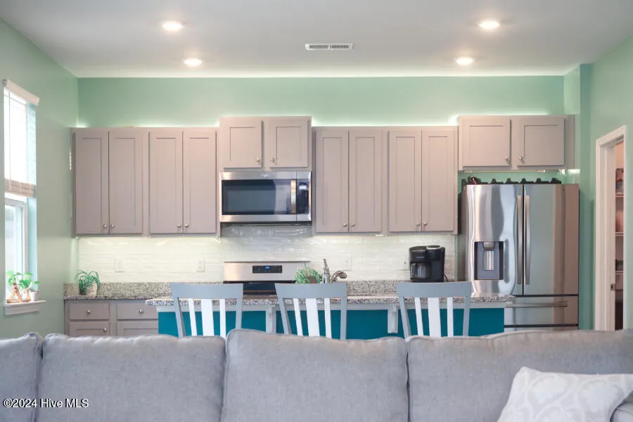 Wilmington, North Carolina 28411, United States, 3 Bedrooms Bedrooms, ,3 BathroomsBathrooms,Residential,Pending,29108