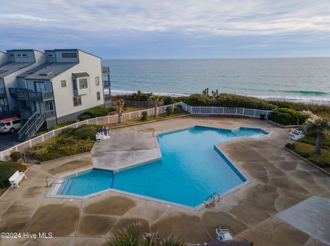 A home in North Topsail Beach