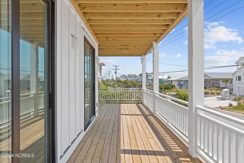 A home in Topsail Beach