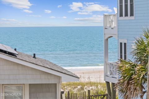 A home in Topsail Beach