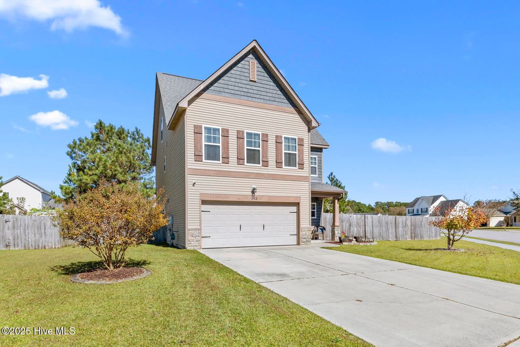 Photo of 302 Walkens Woods Lane, Jacksonville, NC 28546 (MLS # 100538773)