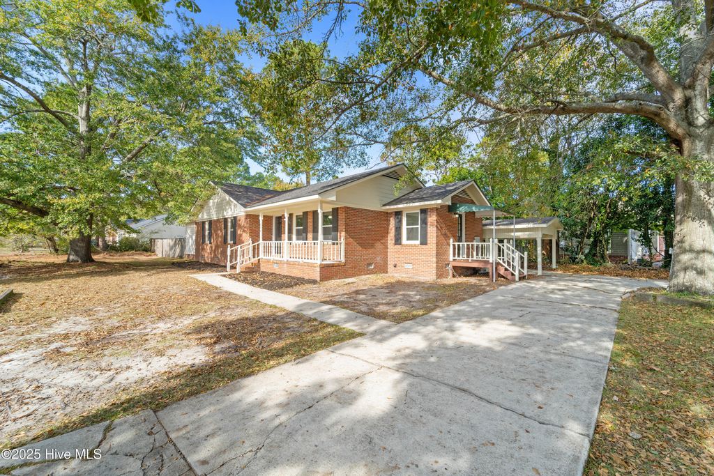 Photo of 110 Albemarle Road, Wilmington, NC 28405 (MLS # 100541695)