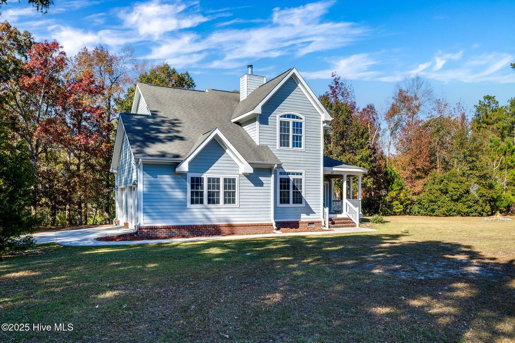 Photo of 115 Sterling Drive, Sneads Ferry, NC 28460 (MLS # 100542338)
