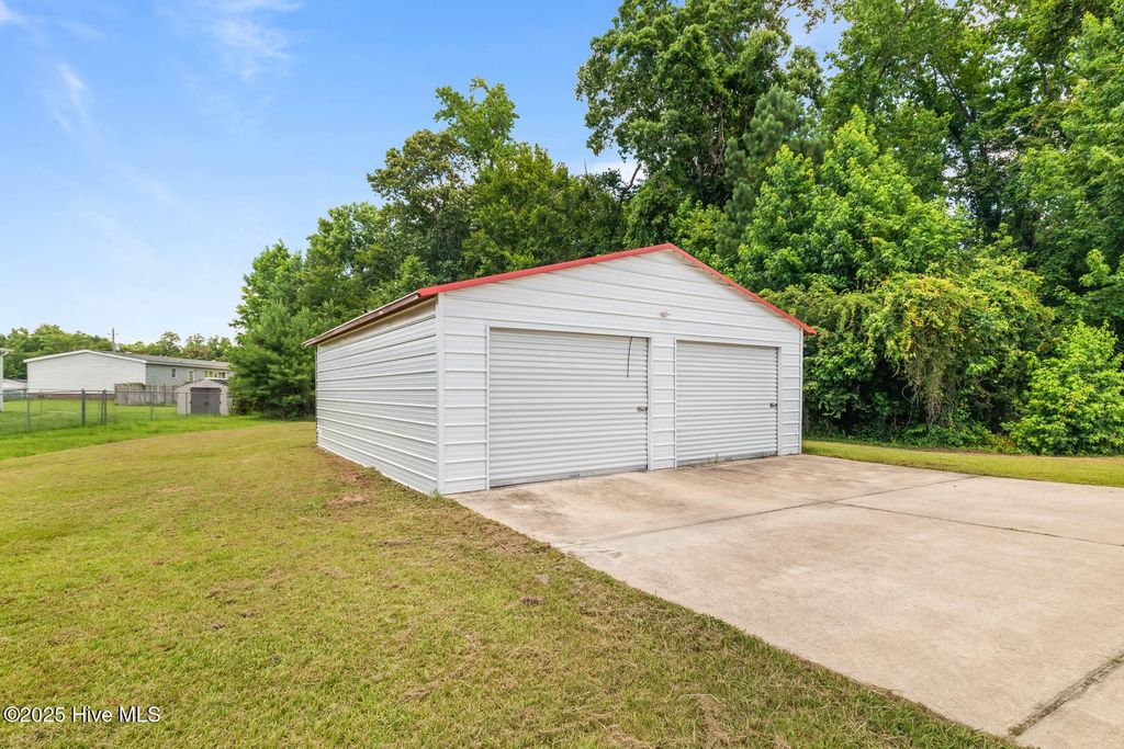 Photo of 804 Maynard Boulevard, Jacksonville, NC 28546 (MLS # 100517738)
