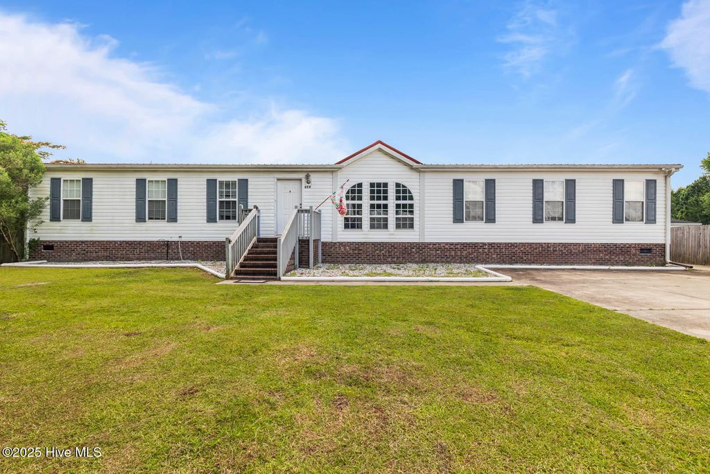 Photo of 804 Maynard Boulevard, Jacksonville, NC 28546 (MLS # 100517738)