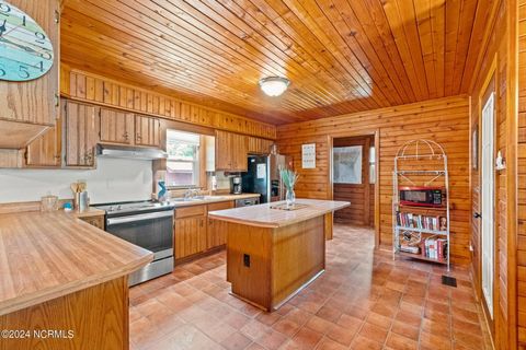 A home in Oak Island