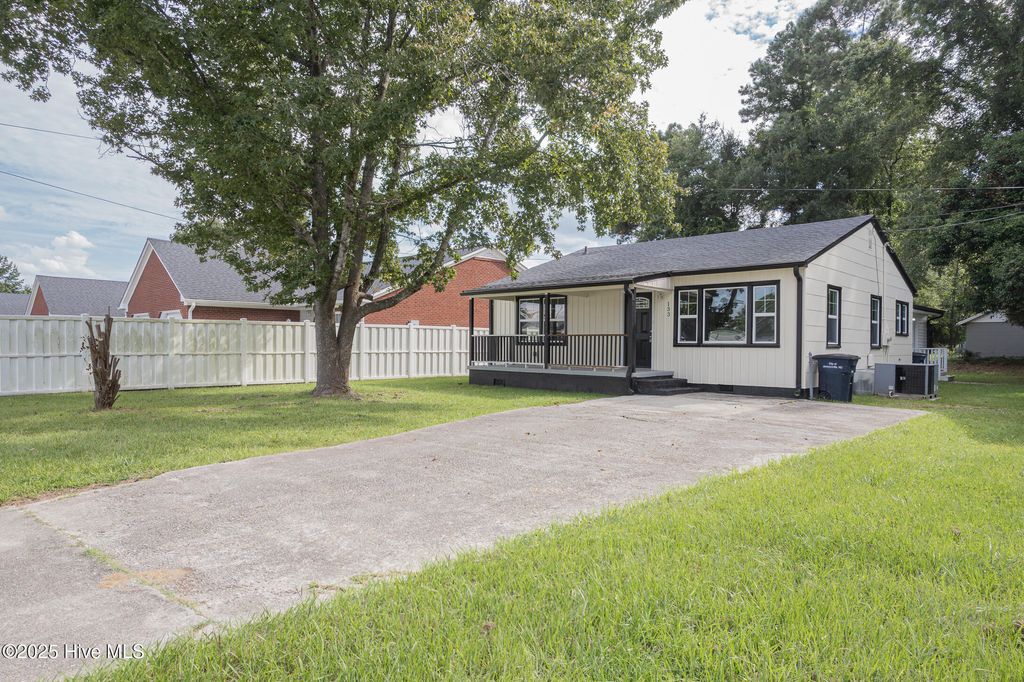 Photo of 133 Zack Circle, Jacksonville, NC 28540 (MLS # 100524170)