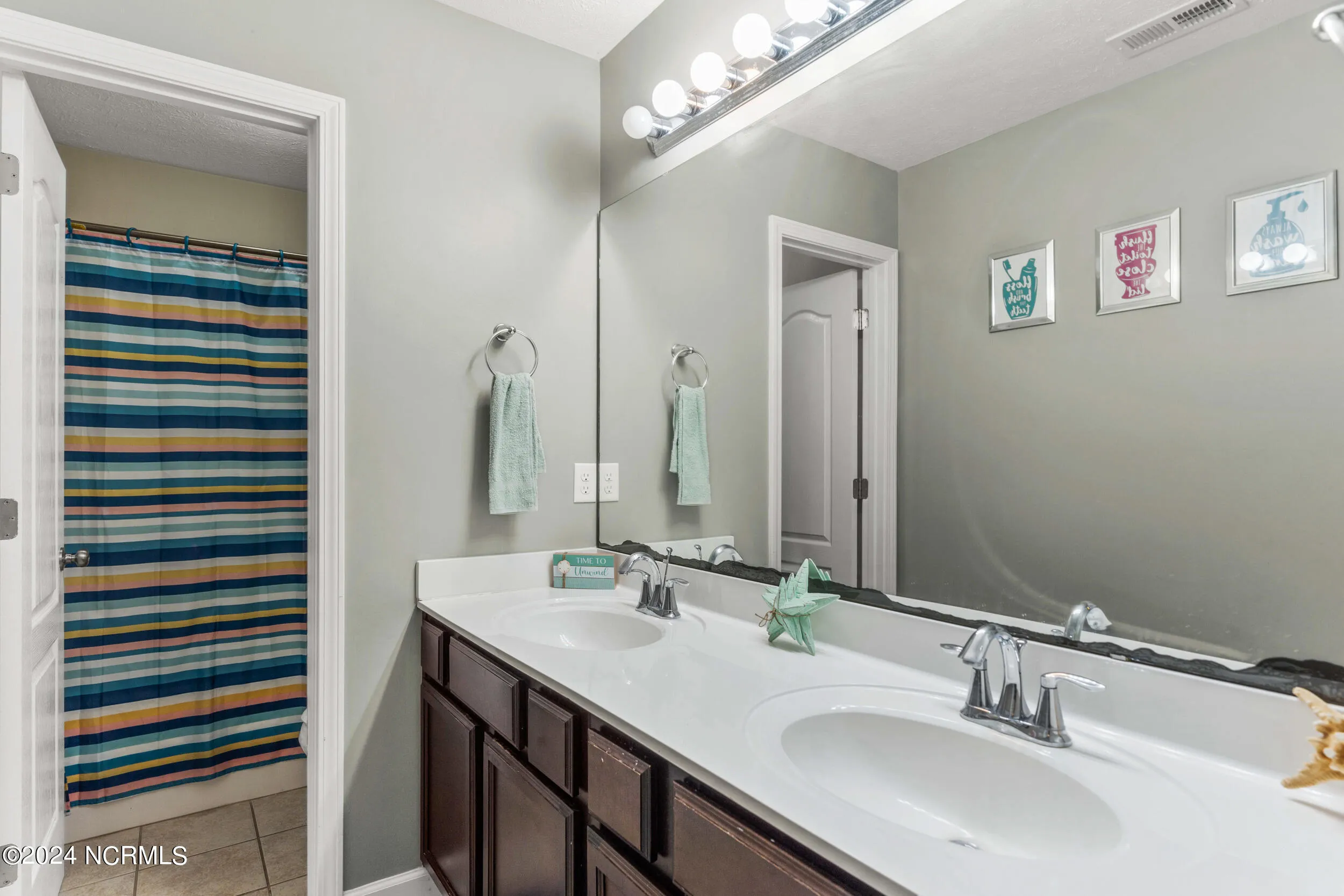 Jacksonville, North Carolina 28540, United States, 4 Bedrooms Bedrooms, ,3 BathroomsBathrooms,Residential,Pending,30984