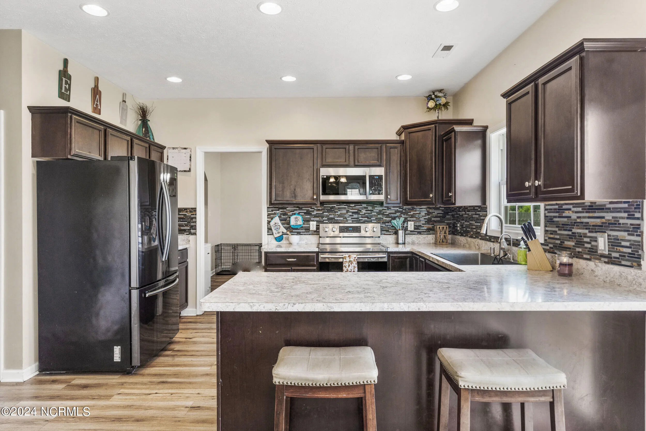 Jacksonville, North Carolina 28540, United States, 4 Bedrooms Bedrooms, ,3 BathroomsBathrooms,Residential,Pending,30984