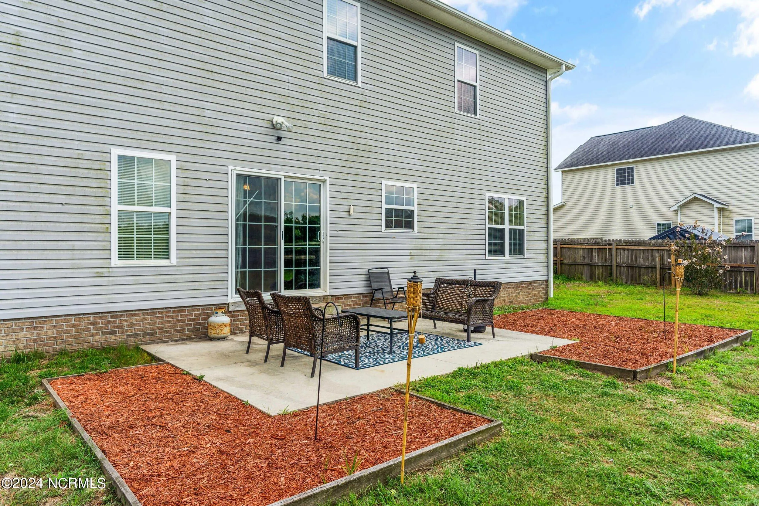 Jacksonville, North Carolina 28540, United States, 4 Bedrooms Bedrooms, ,3 BathroomsBathrooms,Residential,Pending,30984