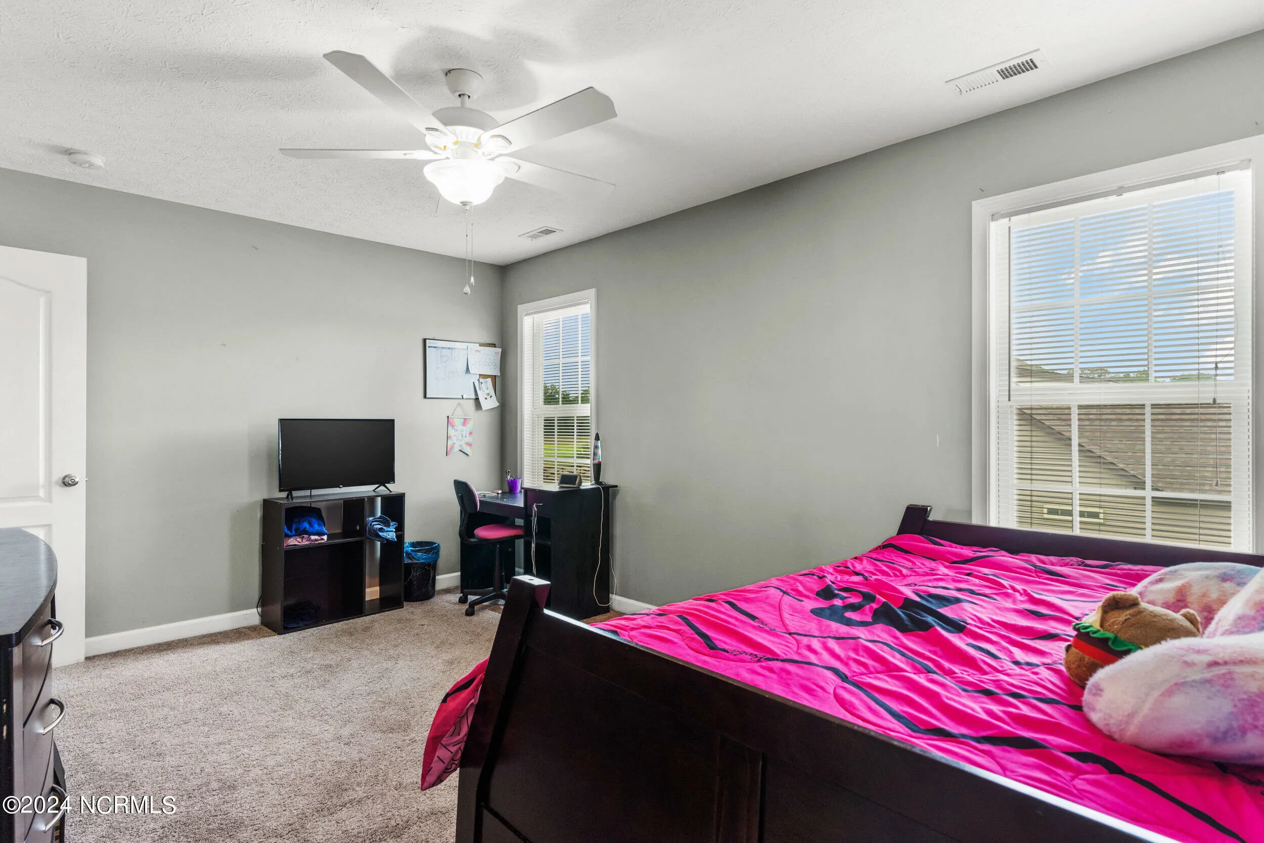 Jacksonville, North Carolina 28540, United States, 4 Bedrooms Bedrooms, ,3 BathroomsBathrooms,Residential,Pending,30984