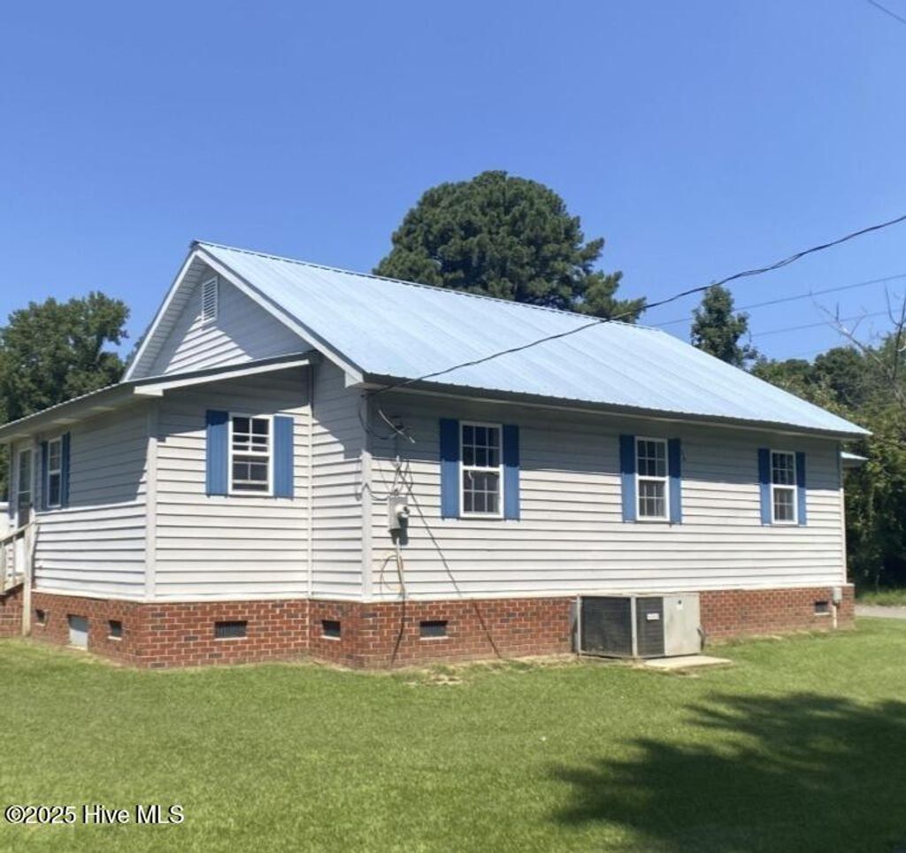 Photo of 215 North Street, Plymouth, NC 27962 (MLS # 100527094)