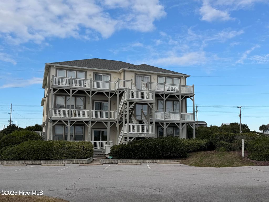 Photo of 2802 Pier Pointe Drive, Emerald Isle, NC 28594 (MLS # 100544242)