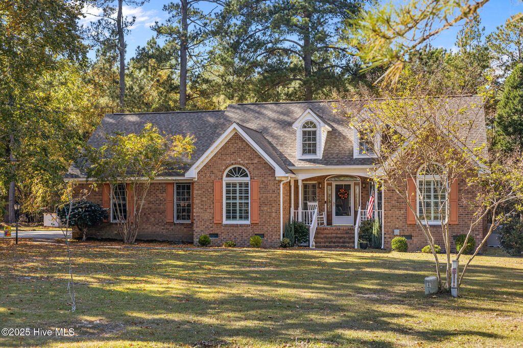 Photo of 222 Fairway Drive, Washington, NC 27889 (MLS # 100537637)