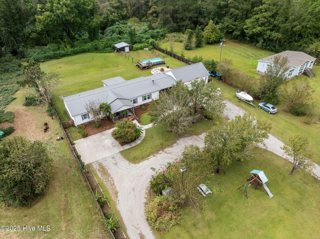 Photo of 233 Belgrade Swansboro Road, Stella, NC 28582 (MLS # 100537137)